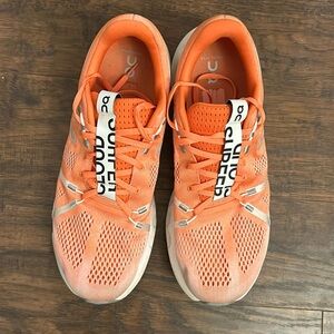 Men’s size 13 On Cloud shoes